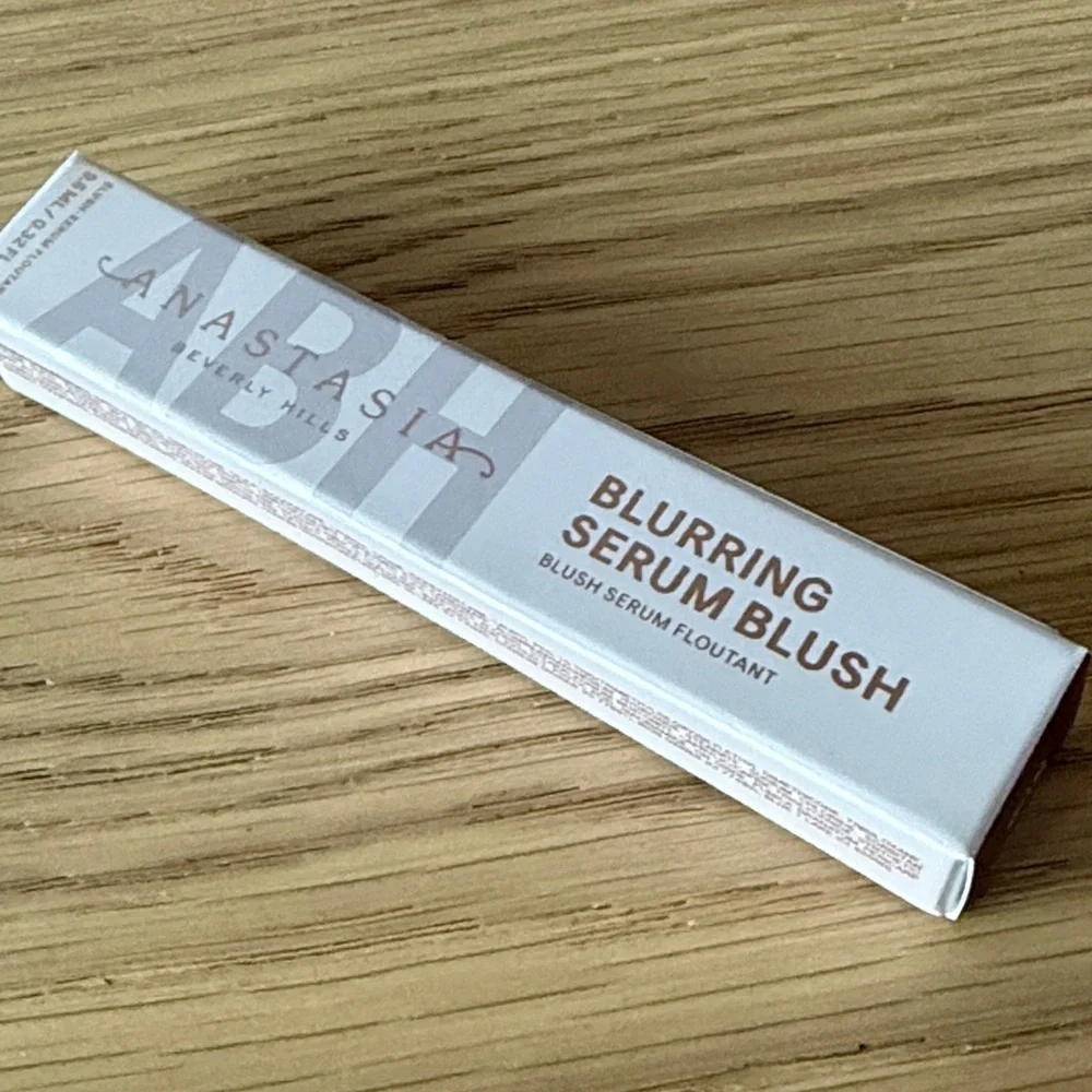ABH Blurring Serum Blush - Plum